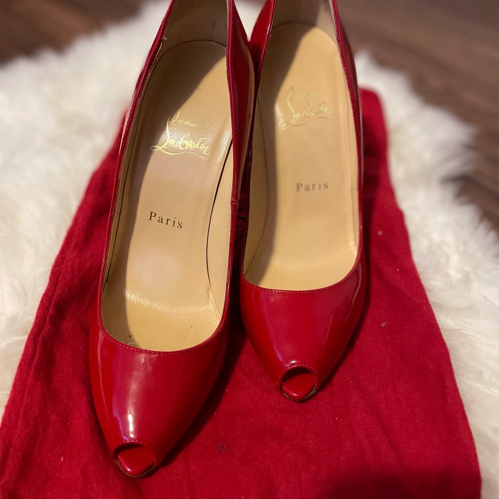 Christian Louboutin patent leather so kate peep toe red 38/12  $390 Authentic